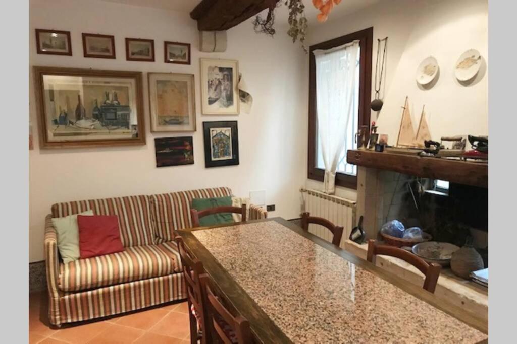 Appartamento Tipico Con Corte Privata Venetië Buitenkant foto
